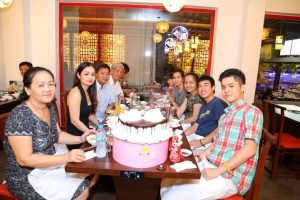 mua quà tặng bố mẹ nhân kỷ niệm ngày cưới