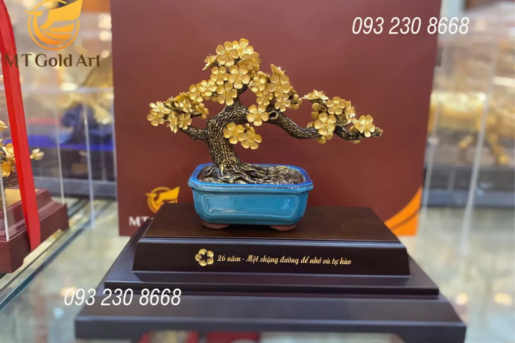 Chậu hoa mai dát vàng - Quà tăngj tri ân sếp dịp kỷ niệm 26 năm của BIDV chau hoa mai qua tang cao cap