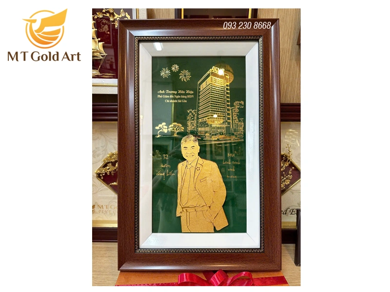 Tranh chân dung dát vàng theo yêu cầu - Quà tặng sếp độc đáo Tranh chân dung dát vàng theo yêu cầu - Quà tặng sếp độc đáo