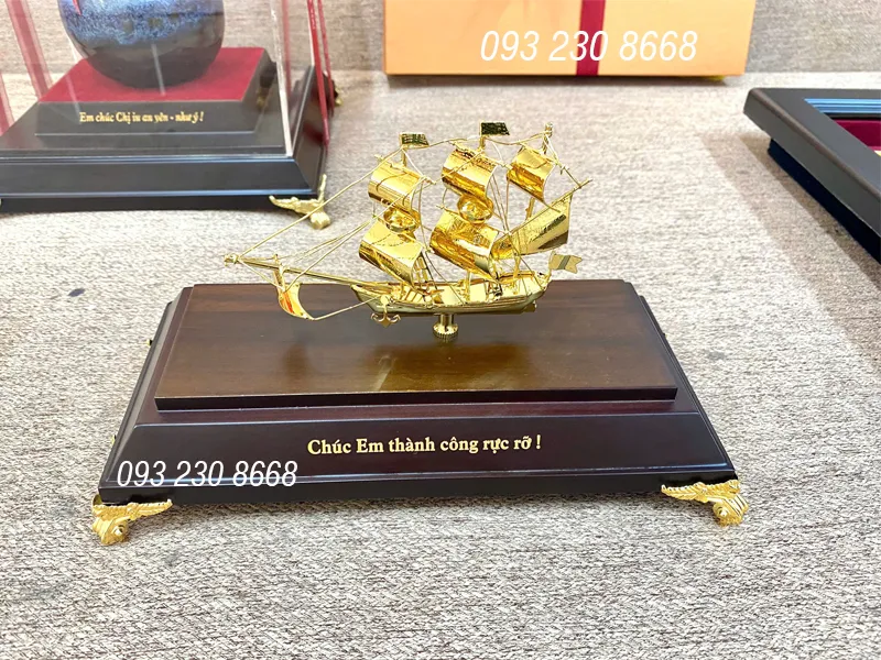 Qùa tri ân nhân viên gắn bó lâu năm