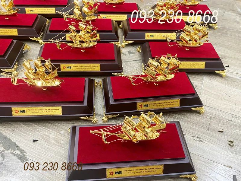 Qùa tri ân cán bộ nhân viên gắn bó lâu dài cùng doanh nghiệp Qùa tri ân cán bộ nhân viên gắn bó lâu dài cùng doanh nghiệp