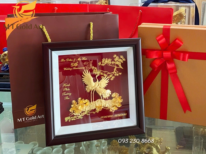 tranh tung hac qua ky niem 50 nam ngay cuoi