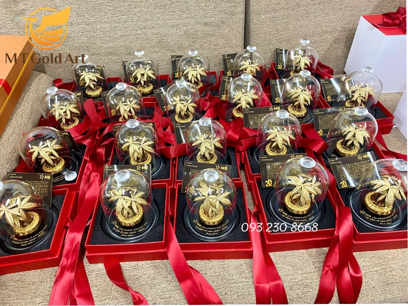 chau kim ngan qua tang khach hang cua MB bank