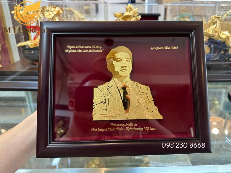 tranh chan dung qua tang tri an sep