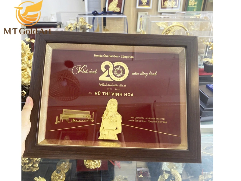 tranh chan dung tri an cua honda