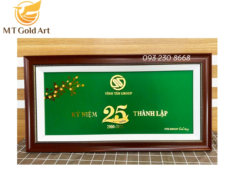 TRANH LOGO QUÀ TANG LANH DAO CUA DAI HOC XAY DUNG