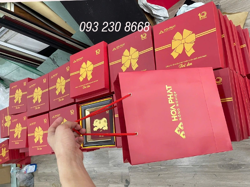 quà kỷ niệm 10 năm cảu hoà phát nông nghiệp