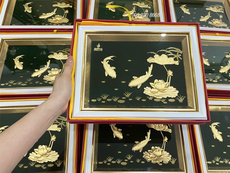 tranh ca chep hoa sen cảu PV GAS