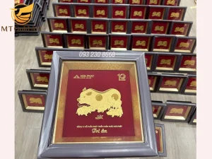 tranh dan heo qua ky niem 10 nam hoa phat