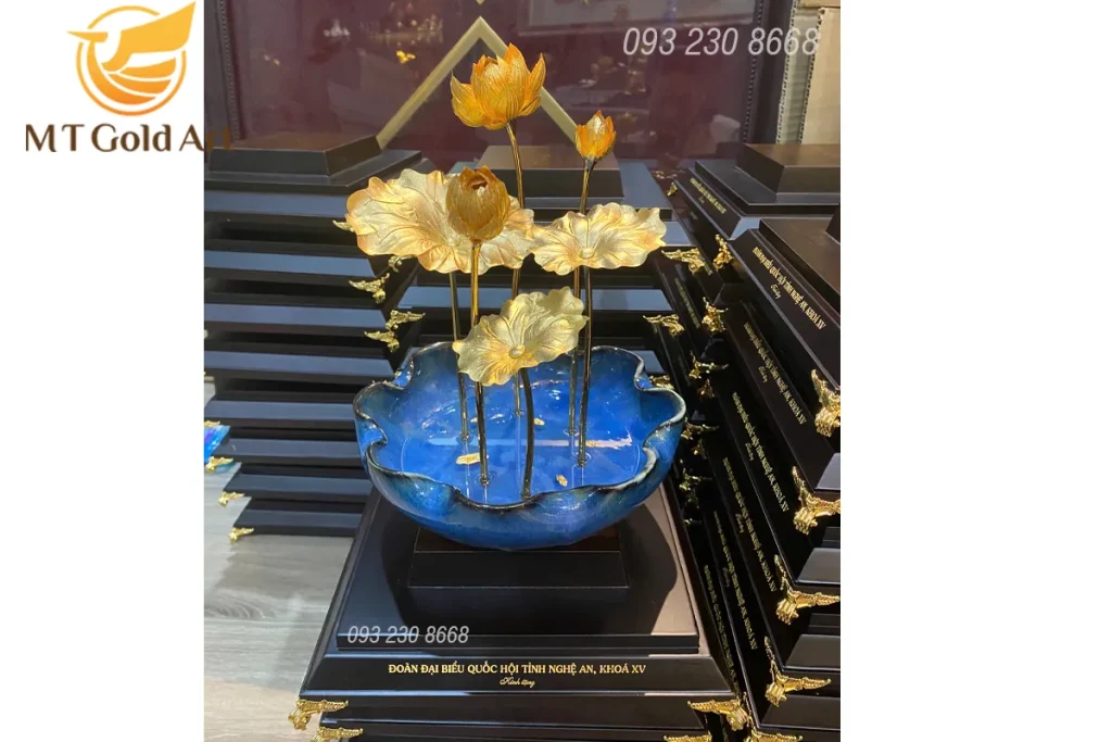 chau hoa sen ma vang qua tang dai hoi
