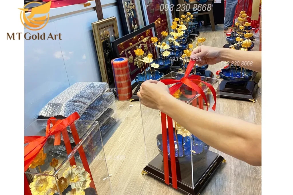 qua tang su kien hoi nghi